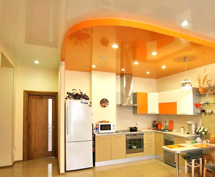 натяжной потолок для кухни гостиной