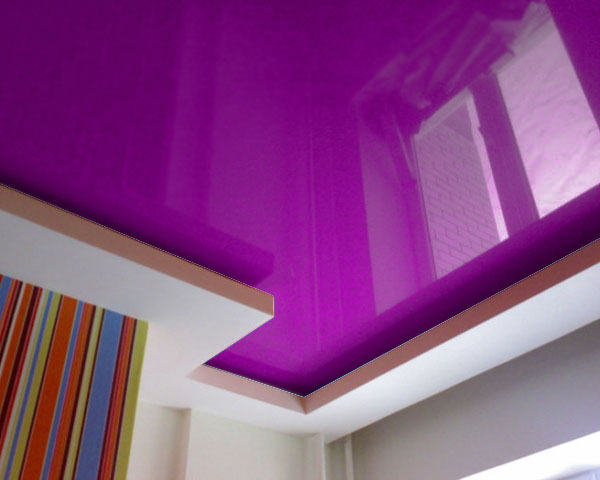 фиолетовый потолок
