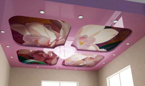 цветной натяжной потолок с фотопечатью